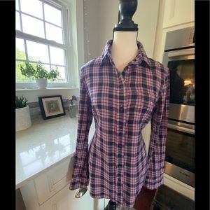 GAP fitted boyfriend button down shirt